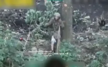 FPV drone crew commander of 414th Separate Brigade "Magyar Birds" captures occupier using UAV. VIDEO