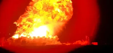 Даже не взлетел: корабль SpaceX Илона Маска взорвался в прямом эфире (видео)