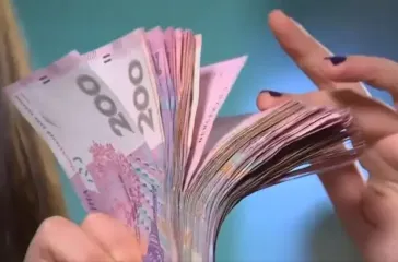 Военным выплатят по 30 тысяч гривен в июле: кто получит такие выплаты