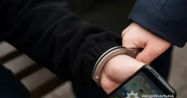 У Дніпрі чоловік вкрав телефон під виглядом прохання подзвонити