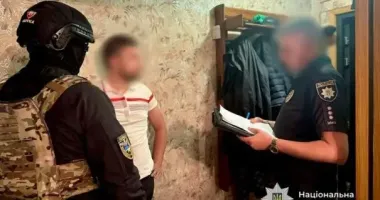 В Черкассах мужчина напал и ограбил пенсионера посреди улицы
