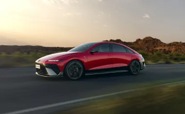 В продажу поступает конкурент Tesla Model 3 от Hyundai с запасом хода 700 км (фото)