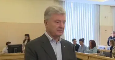 У них нет ничего: Порошенко призвал суд отменить санкции против него