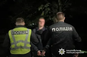 Поджигал автомобили и готовил убийство чиновника ВСУ: в Киеве задержан агент РФ