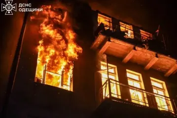 Росія має отримати сильну відповідь: Зеленський відреагував на нічний обстріл України (фото)