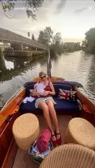 Ему исполнилось 61: жена Бориса Джонсона показала фото с их свидания на катере в честь праздника