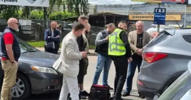 На Житомирщині поліція посеред вулиці затримала мера міста