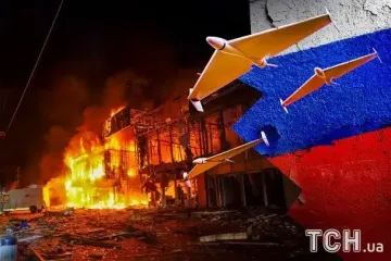 Российский беспилотник ударил по многоэтажке в Сумах