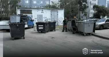 Проблема мусорных баков в Запорожье: как бюджет тратит миллионы из-за вандалов