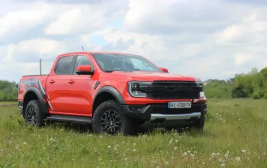 Тест-драйв Ford Ranger Raptor: преимущества, недостатки и конкуренты экстремального пикапа