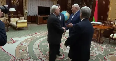 "My friend — Какие люди": Лукашенко встретил в Минске спецпредставителя США Кита Келлога (видео)
