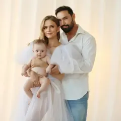 Віталій Козловський замилував відео з однорічним сином і зворушив його словом "татко" на кухні