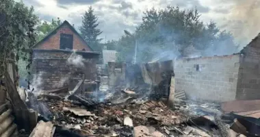 Війська РФ атакували БпЛА житловий будинок на Харківщині: є постраждалий