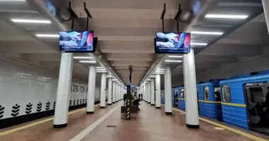 У Києві після обстрілу тимчасово закрито один із виходів метро "Святошин"