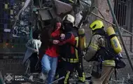 Удар по Києву: зруйнований під'їзд, є загиблі
