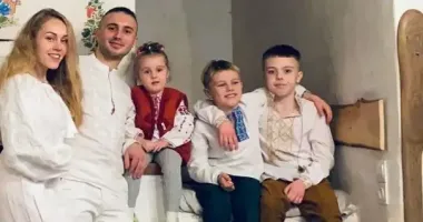 Російська ракета зруйнувала квартиру співака Тараса Тополі