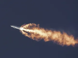 Илон Маск обещает более рискованные запуски после шестой катастрофы ракеты Starship (фото)