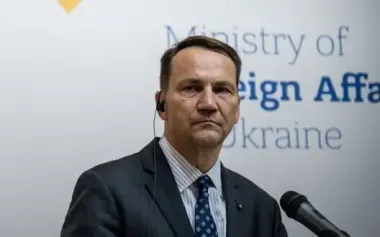 Dramatic events in Middle East will affect Russia’s war against Ukraine, - Sikorski