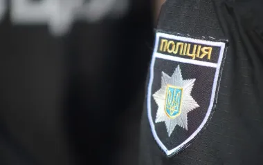 У Хмельницькому чоловік ножем порізав портрет Героя Небесної Сотні (фото)