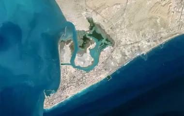 Где находится Ормузский пролив: карты