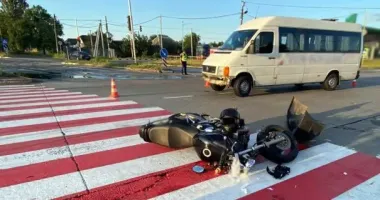 В Житомирской области столкнулись автобус с пассажирами и мотоцикл
