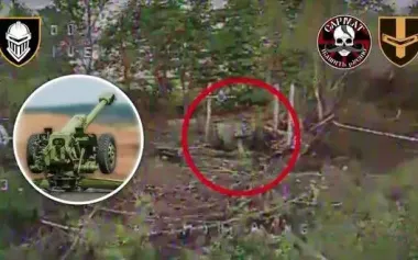 Tank crewmen take out Russian 122mm D-30 howitzer, antenna complex, and enemy troops with precision strikes. VIDEO
