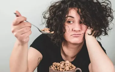 5 продуктов, которые могут привести к усталости и стрессу: вы едите их каждый день