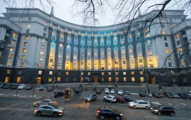 Нові дані щодо зарплат чиновників: у чотирьох відомствах платять 90-100 тисяч гривень