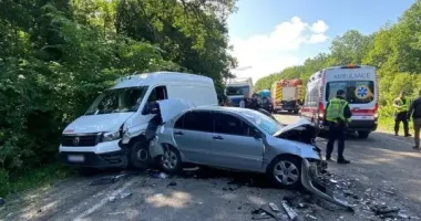 Масштабна ДТП на Сумщині: внаслідок зіткнення 5 авто постраждали 6 людей