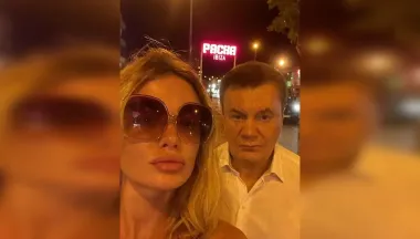 "Какие люди": Слава Каминская "нашла" Януковича на популярном курорте (фото)