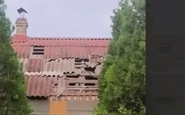 Russian forces strike Zaporizhzhia: two people wounded, houses damaged. VIDEO