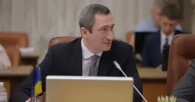 Обшуки, переписка, земельний дерибан: що відомо про скандал із Чернишовим