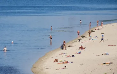 Названо 5 небезпек купання у відкритих водоймах, про які ви не здогадувалися