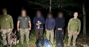 На Закарпатье пограничники задержали троих нелегалов из Индии
