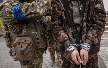 Watch: Ukrainian paratroopers capture 15 Russian marines in Sumy region