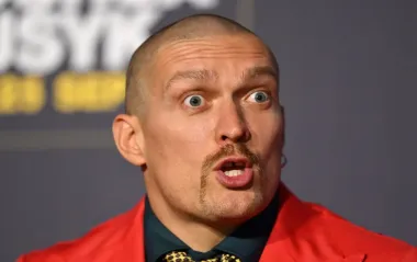 Усик обійшов Льюїса в знаковому рейтингу чемпіонів: Клички – вже поруч