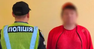 Прагнув відчути екстрим: у Києві п'яний чоловік катався між вагонами метро