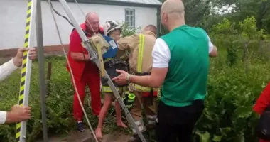 На Полтавщині 11-річний хлопчик дивом вижив після падіння в 15-метрову криницю