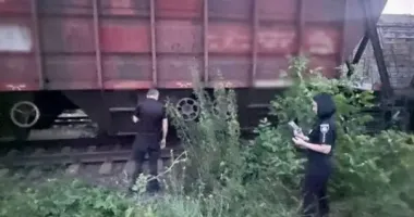 На Одещині 13-річна школярка залізла на вантажний вагон і отримала удар струмом
