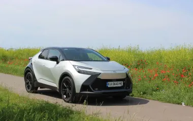 Тест-драйв Toyota CH-R: преимущества, недостатки и ключевые конкуренты городского кроссовера