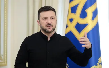 В силах відстояти те, у що віримо: Зеленський привітав українців з Днем конституції