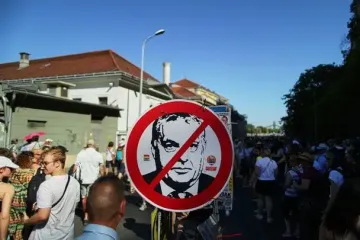 Заборонений Орбаном гей-парад зібрав рекордну кількість учасників: фото