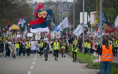 У Сербії спалахнули масштабні протести: сталися сутички