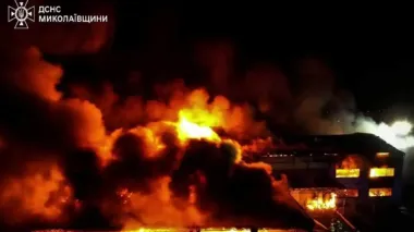 Враг атаковал объект инфраструктуры в Николаеве, возник пожар