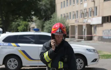 В Харьковской области российский дрон попал в машину с людьми: есть жертва