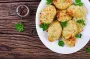 Куриные котлетки будут нежными, сочными и ароматными: добавьте этот секретный ингредиент
