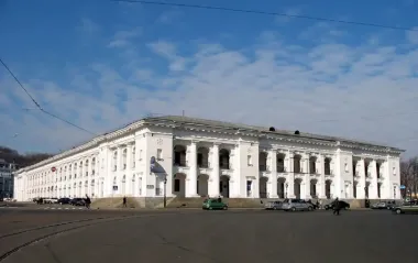 Чому не реставрують Гостинний двір на Подолі в Києві: відповідь експерта