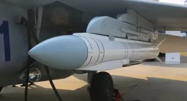 Гибрид авиабомбы и ракеты "Гром-Е1": почему новое оружие РФ опаснее обычных КАБов
