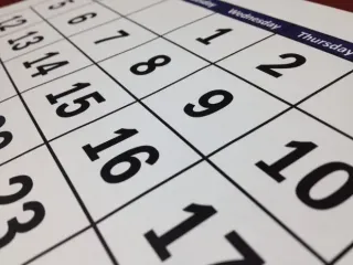 Деньги утекут рекой: названы дни недели, в которые нельзя платить за коммуналку