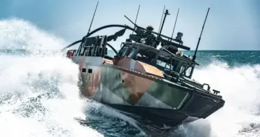 Віднесло у відкрите море: військові моряки врятували п'ятьох цивільних